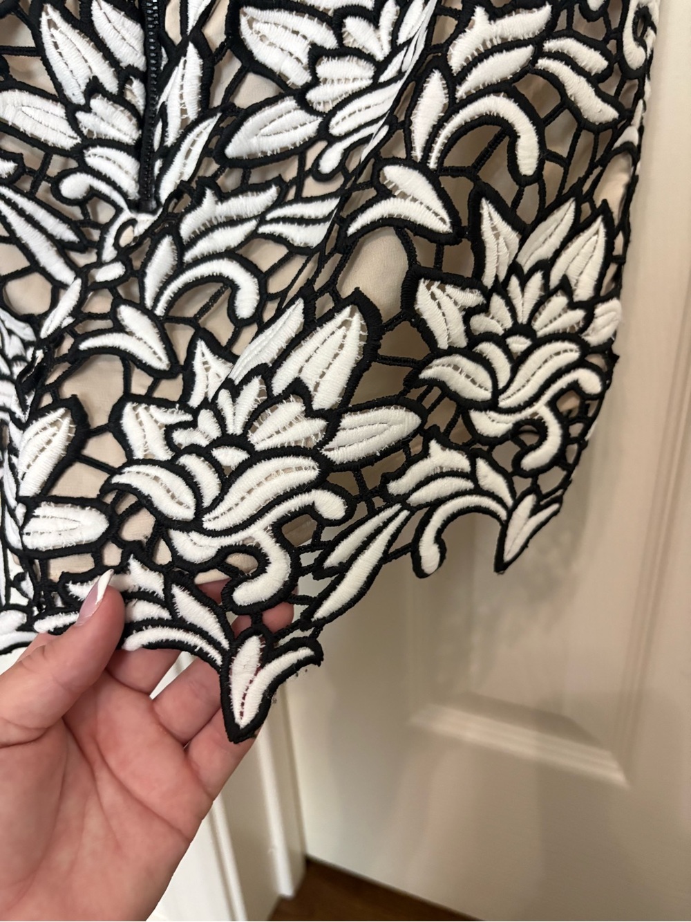 Alice + Olivia Black and White Floral Lace Overlay Skort - Picture 3 of 5